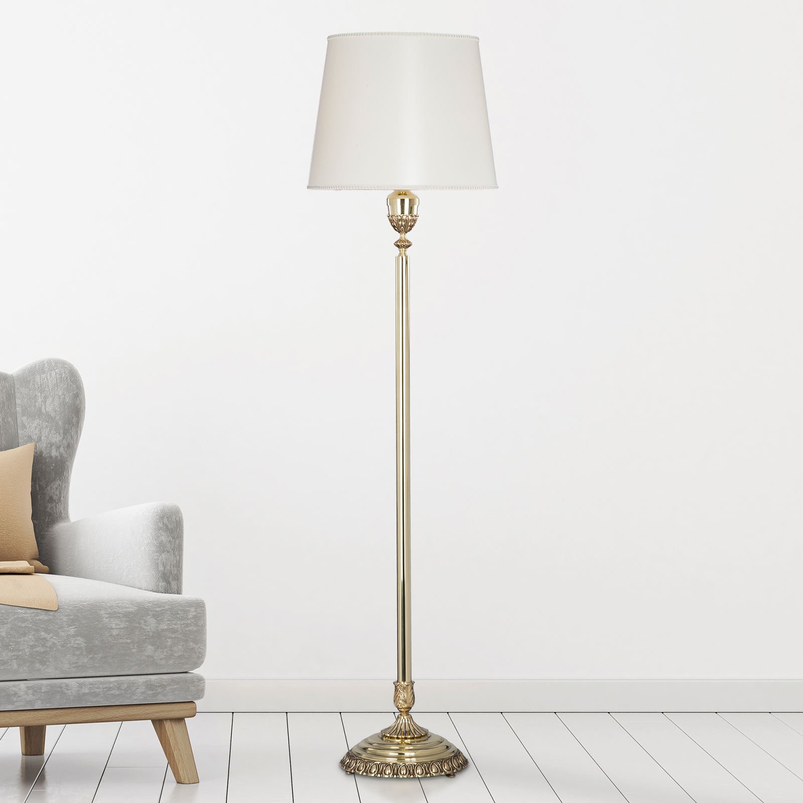 Gulvlampe Tamesis, gull patinert, hvit skjerm