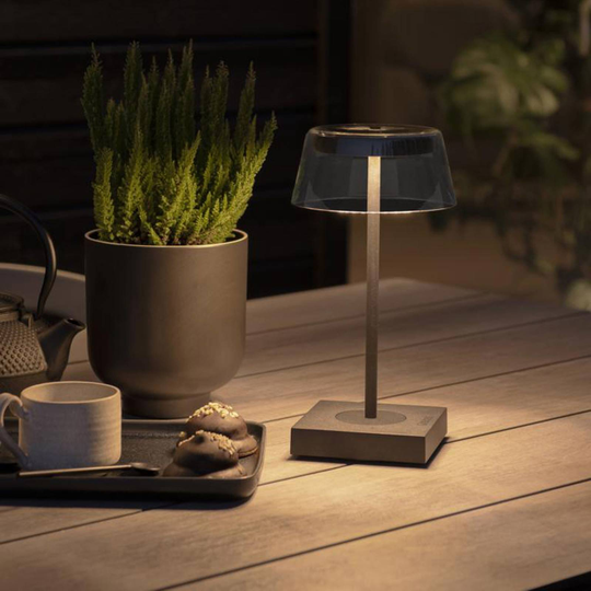 LED-bordlampe Scilla med USB, svart