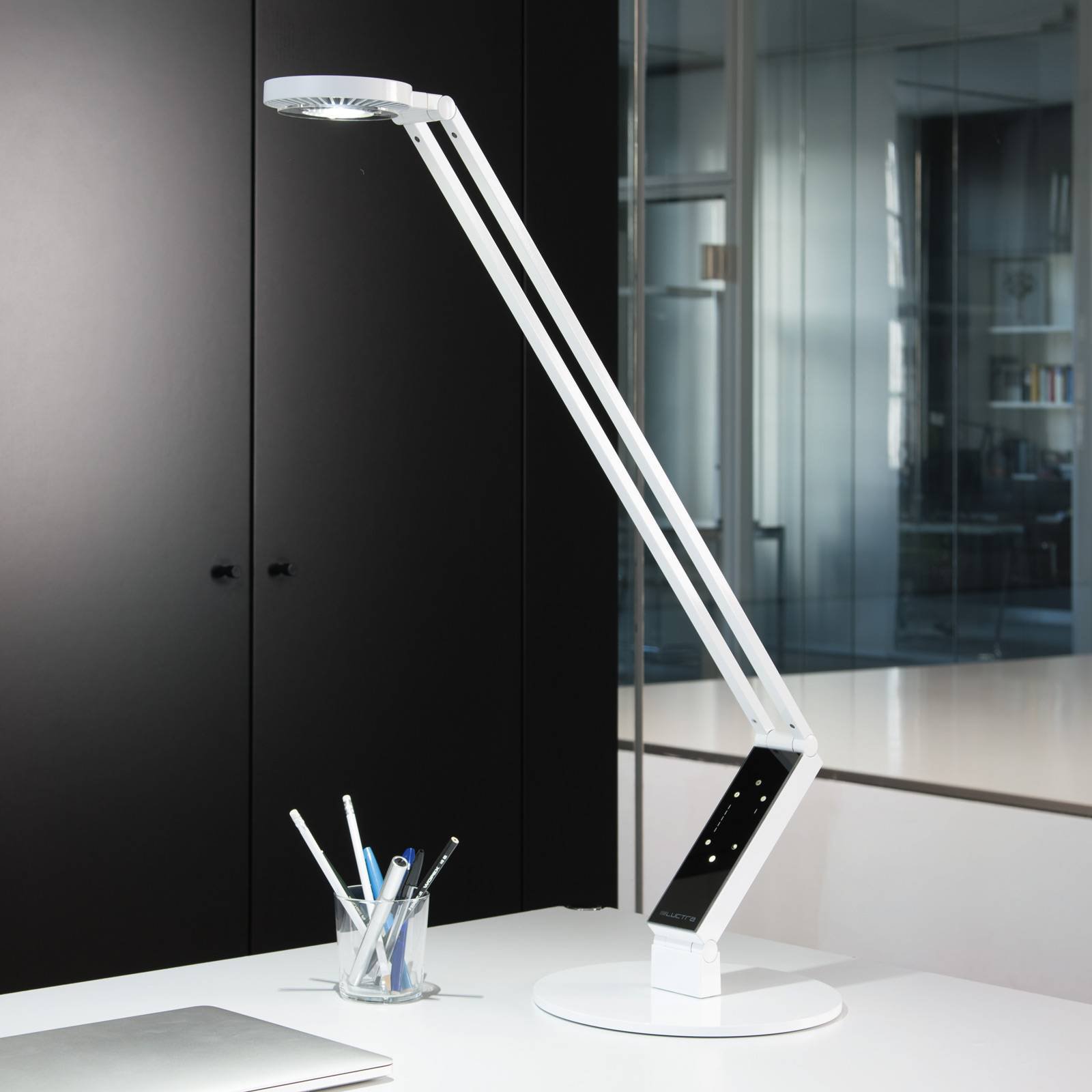 Luctra LED-bordlampe TableProRadial fot hvit