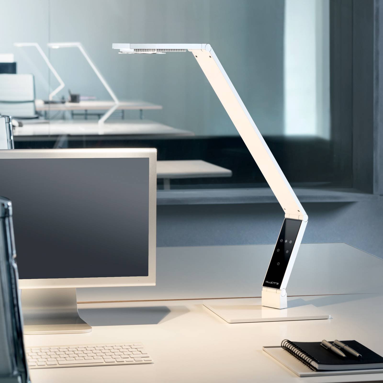 Luctra Tabel Linear LED-bordlampe fot, hvit