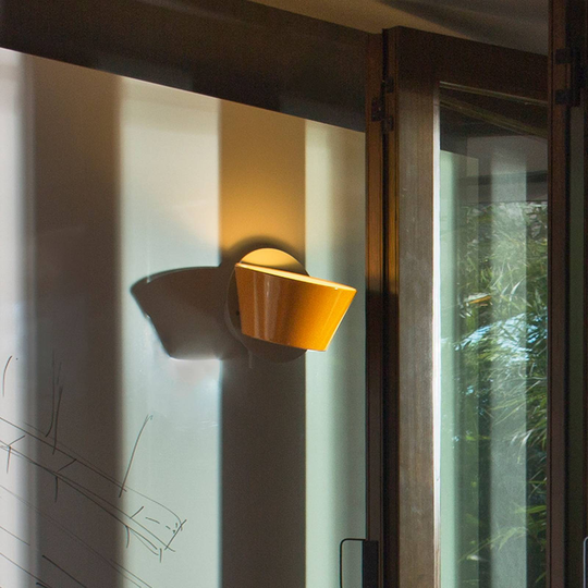 MARSET Tam Tam vegglampe, perlehvit/oransje