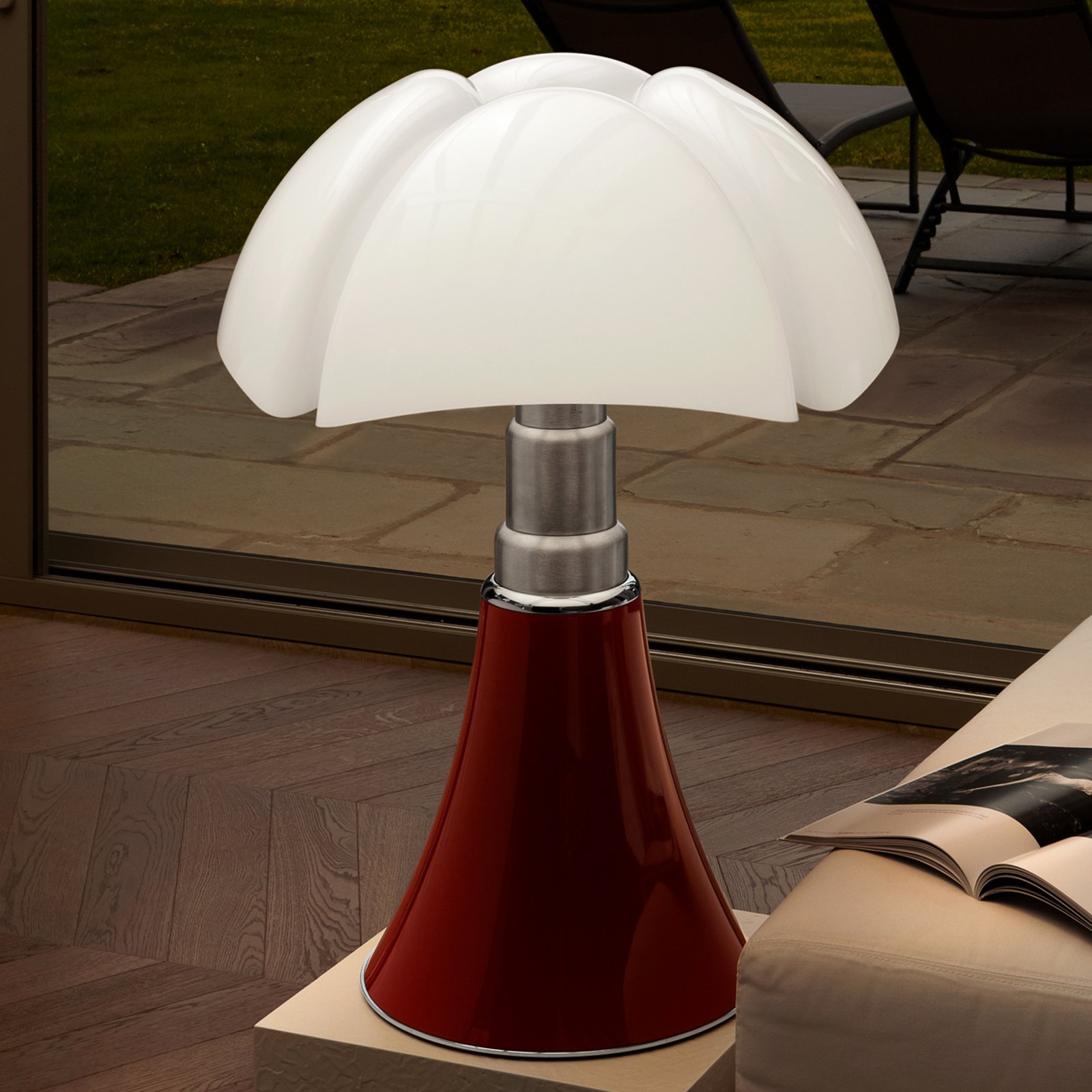 Høyderegulerbar bordlampe PIPISTRELLO, rød