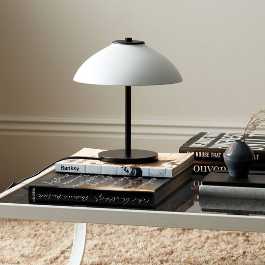 Bordlampe Vali, høyde 25,8 cm, svart/hvit