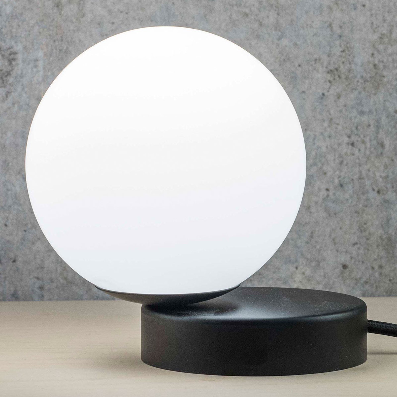 Lumi bordlampe rund svart