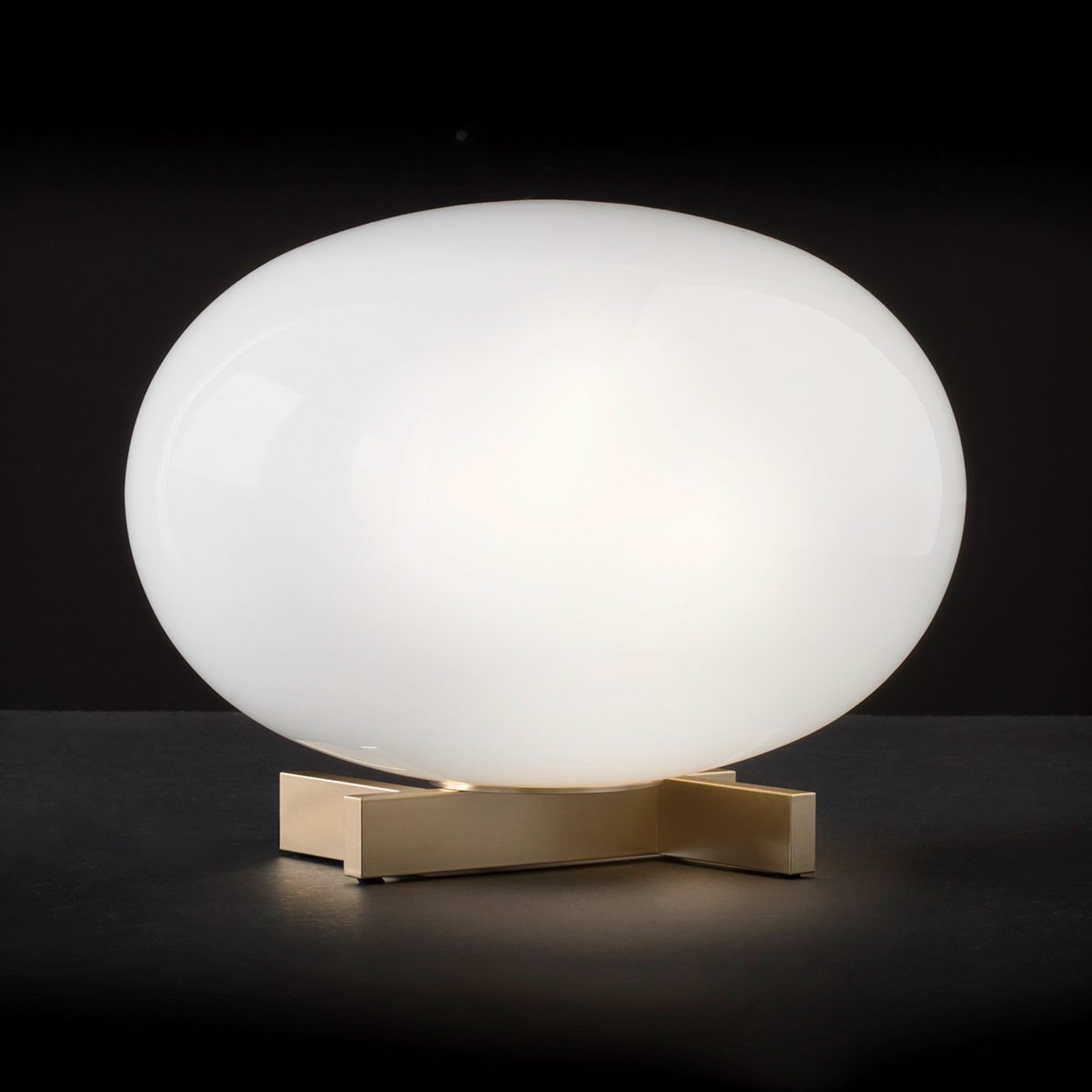 Oluce Alba - bordlampe av opalglass, dimbar