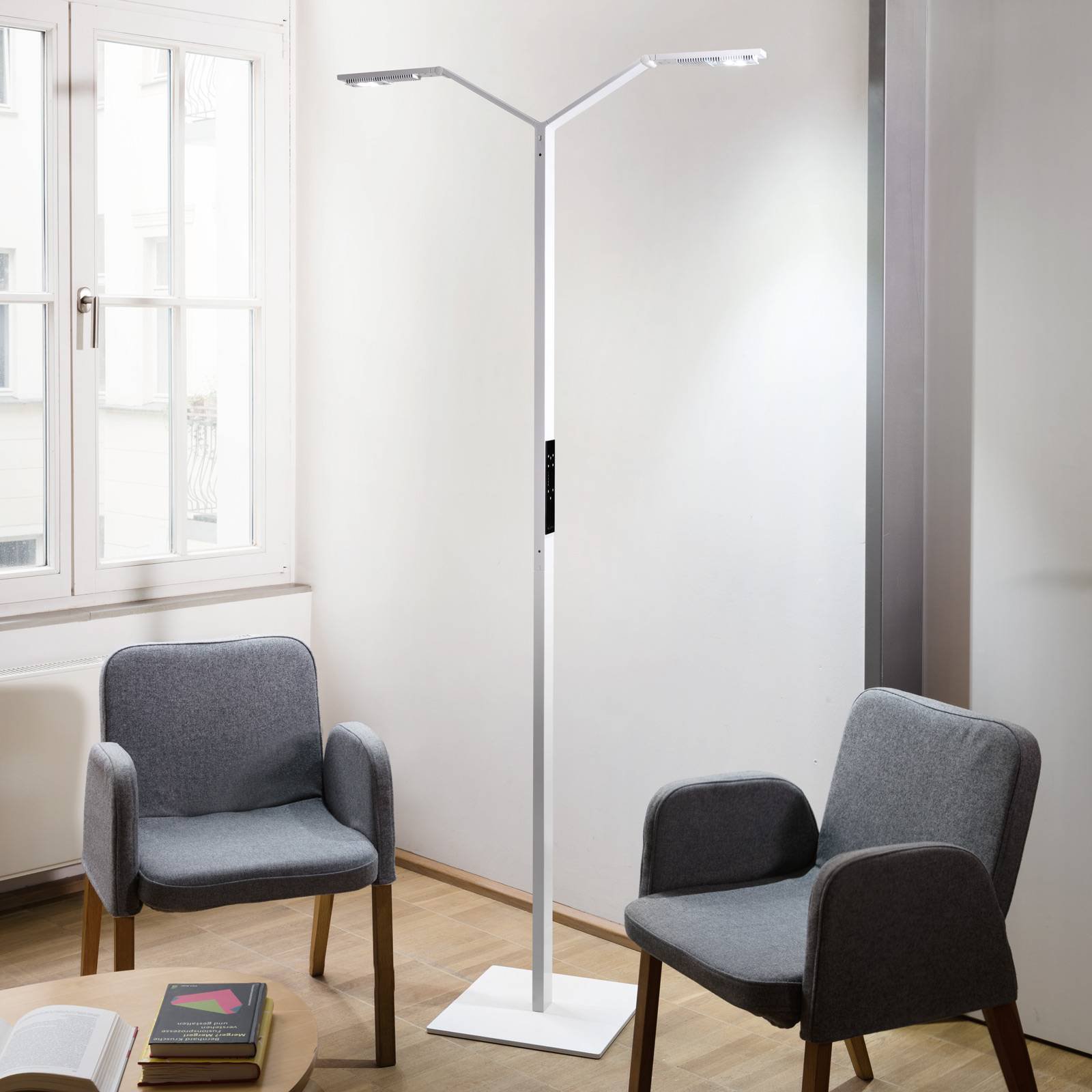 Luctra Floor Twin Linear LED-gulvlampe hvit