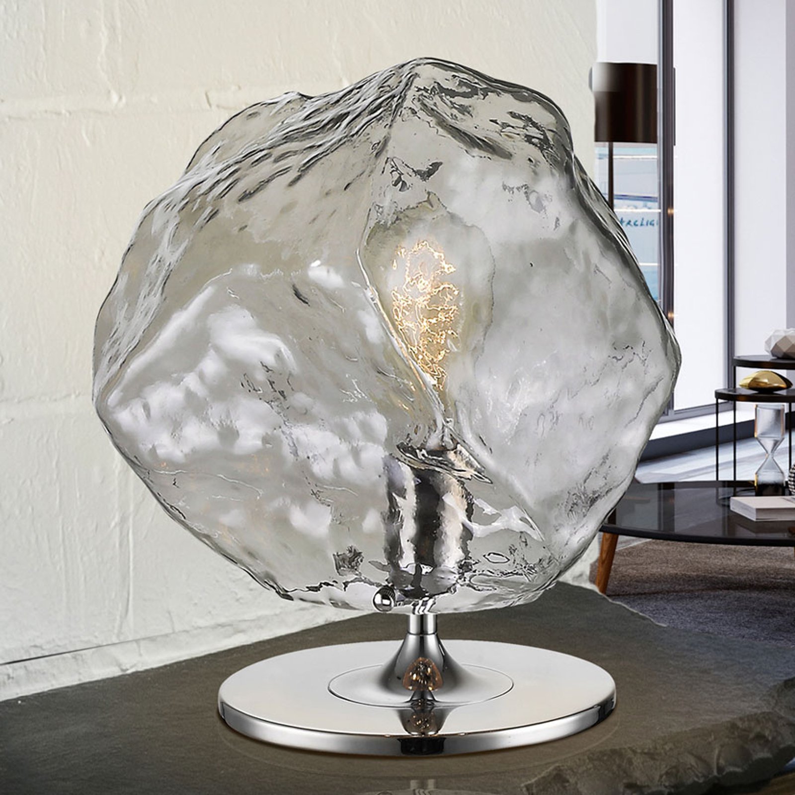 LED-bordlampe Petra med effektfull glasskjerm
