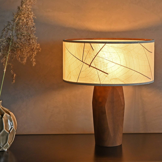 LeuchtNatur Pura LED-bordlampe, valnøtt/blader