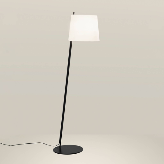 LEDS-C4 Clip gulvlampe høyde 158 cm skjerm hvit