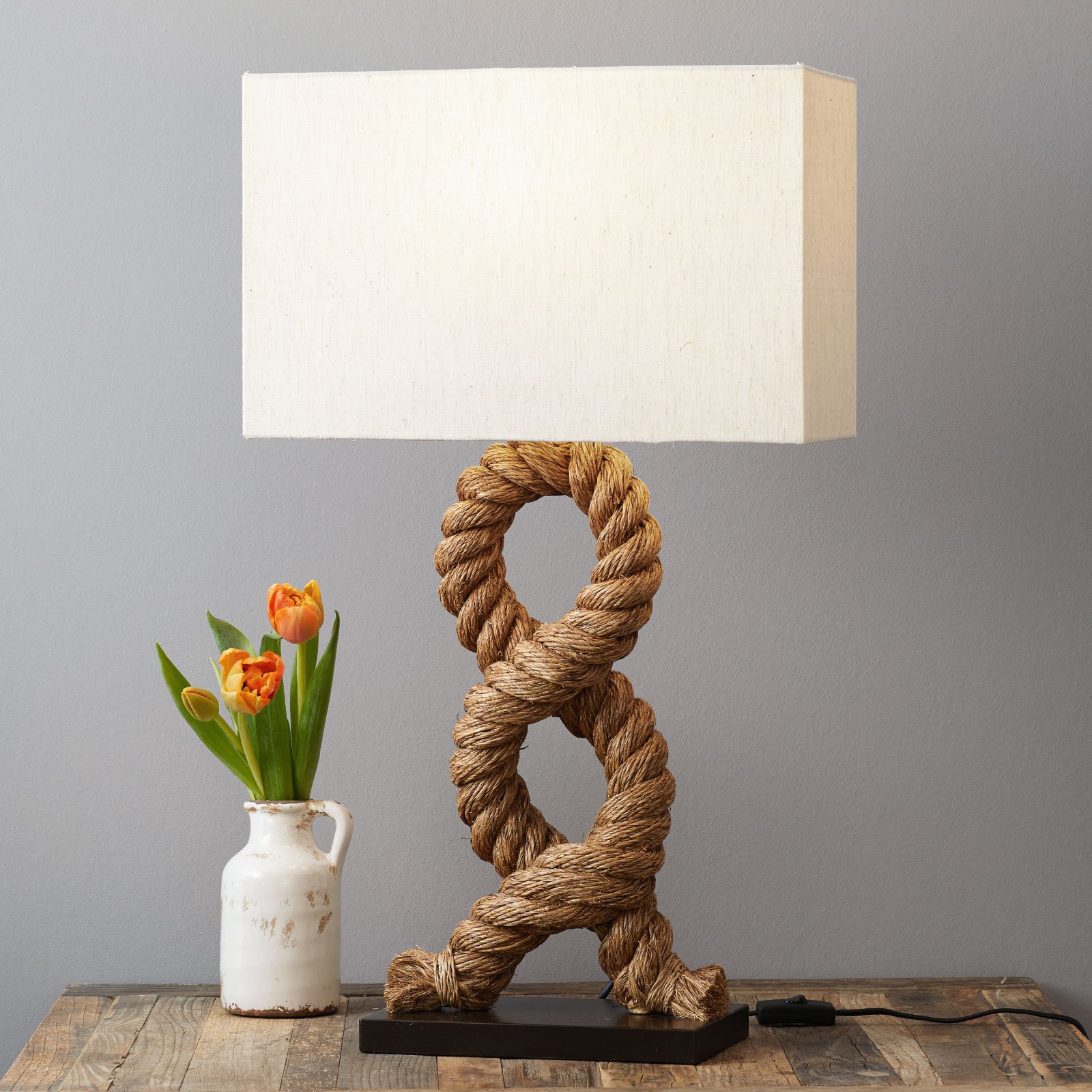 Unik bordlampe VICTORIA, firkantet skjerm