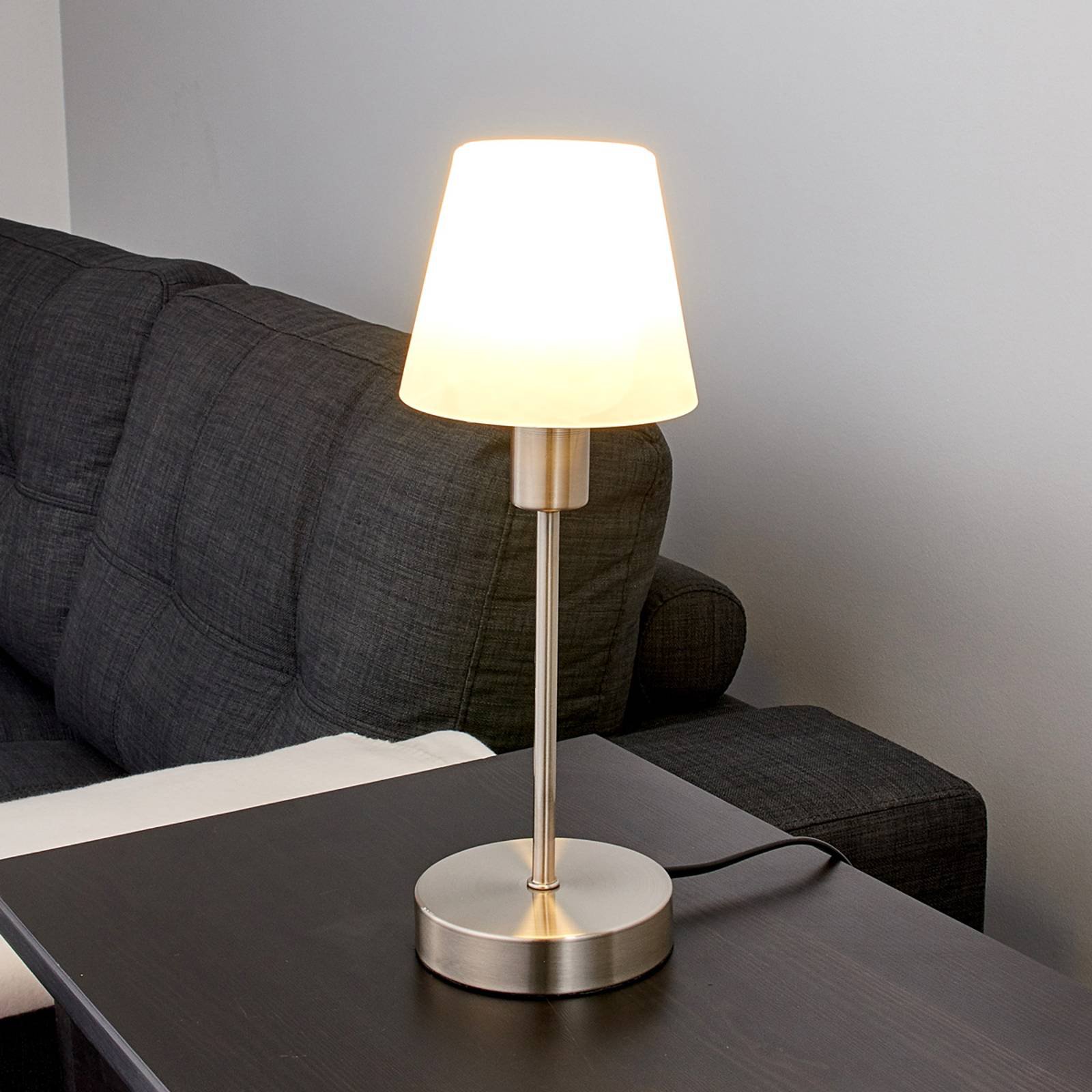 Nattbordslampe Avarin med LED-lys.