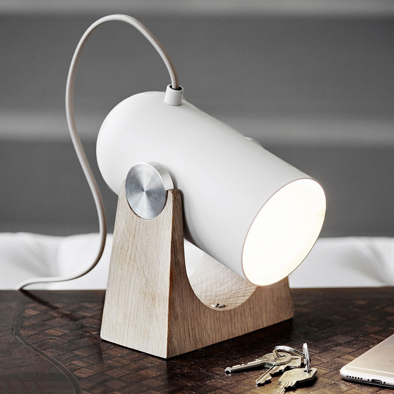 LE KLINT Carronade - sandfarget bordlampe