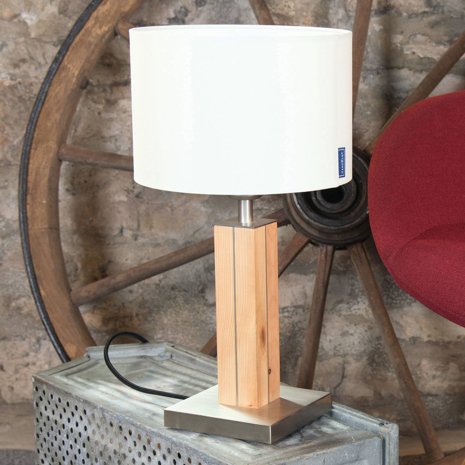 HerzBlut Dana bordlampe, sembrafuru, hvit, 41 cm