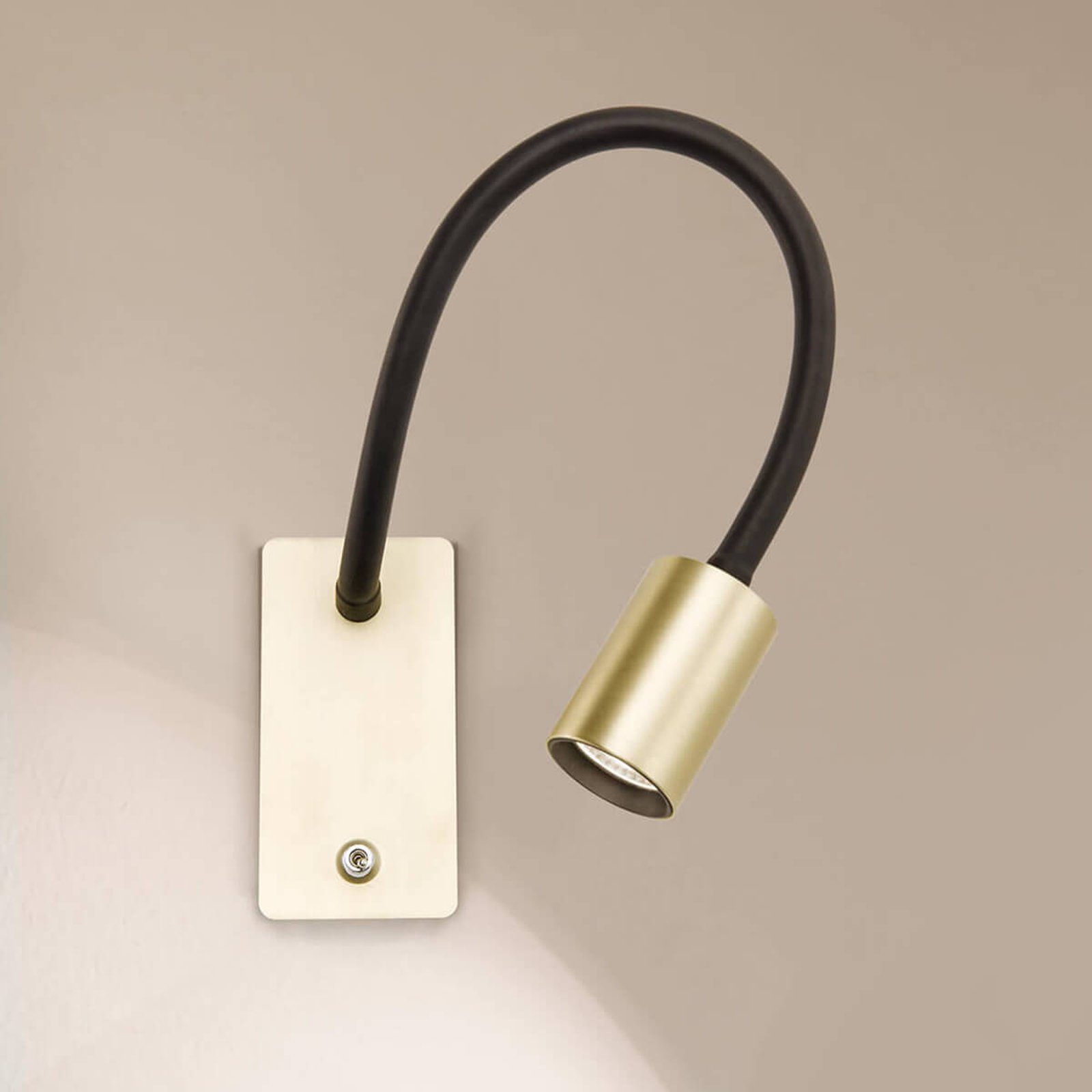 LED-vegglampe Kurt matt messing med fleksibel arm