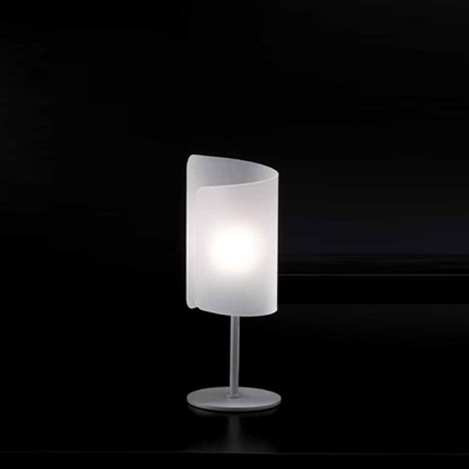 Vakker bordlampe Papiro satin