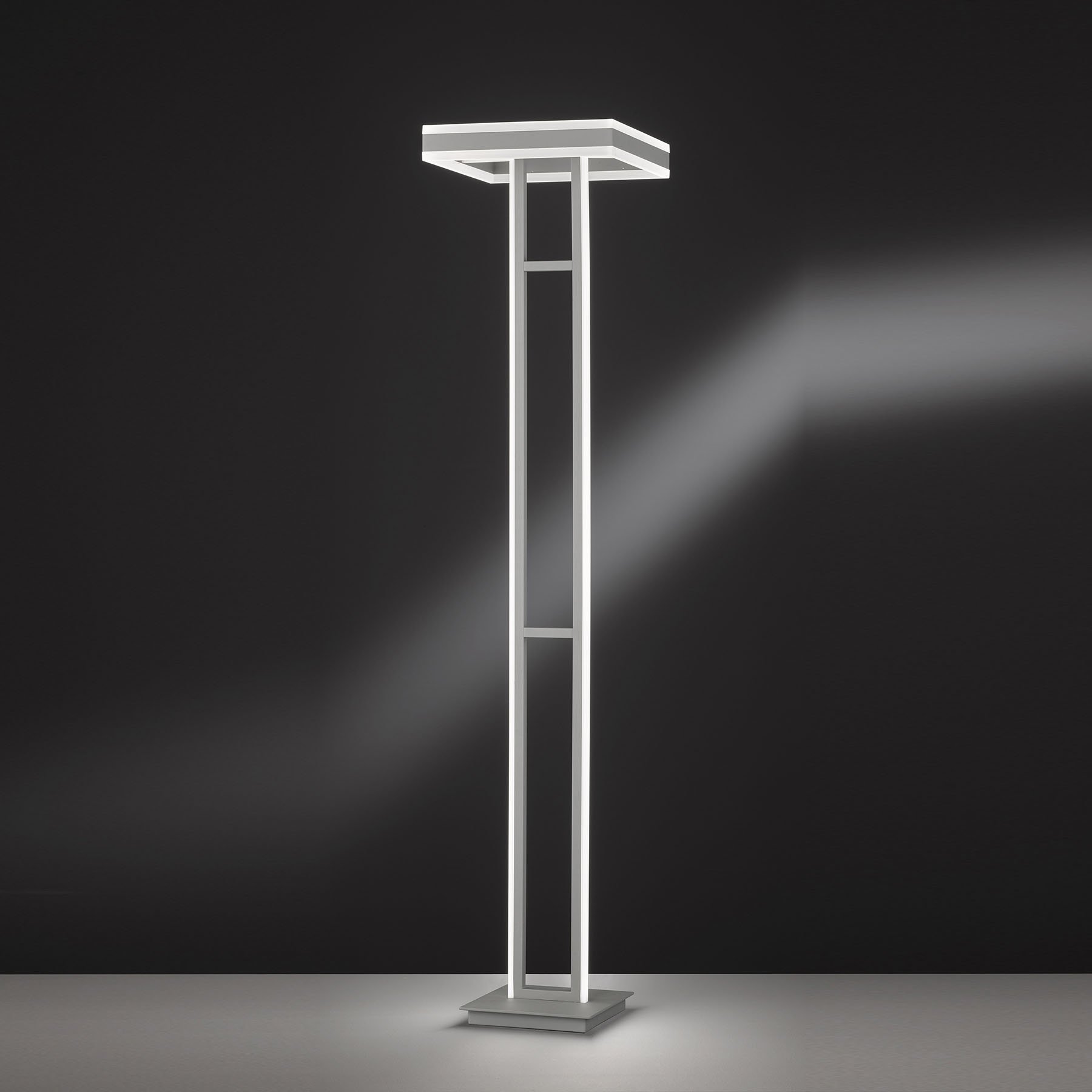 LED-gulvlampe Kemi med fjernkontroll, kantet