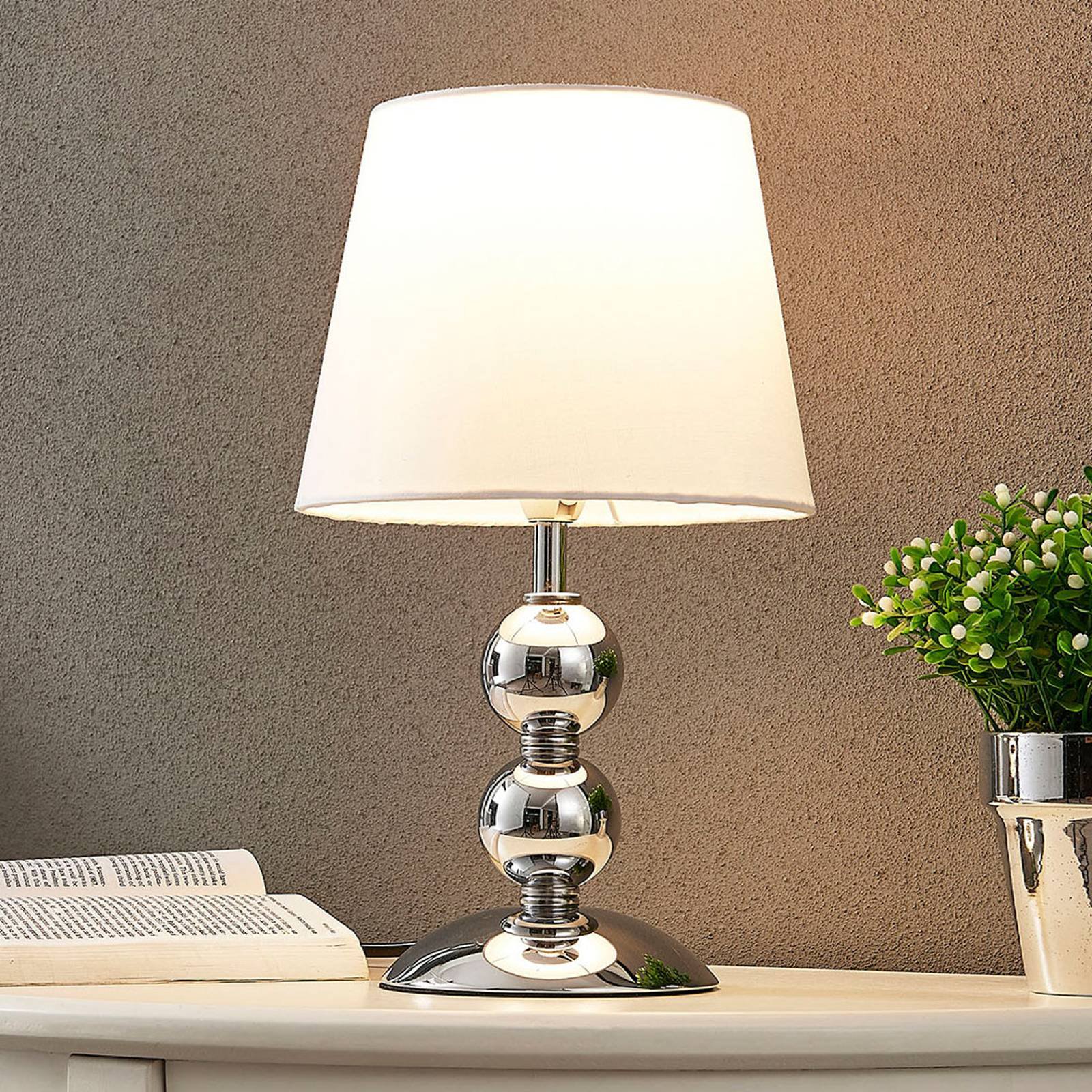 Elegant LED-bordlampe Minna i satengutførelse