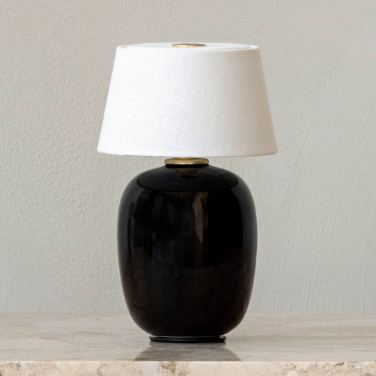 Menu Torso LED-bordlampe med batteri, svart
