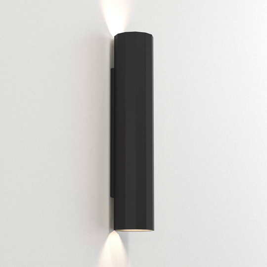 Astro Hashira 400 vegglampe, matt svart, 40 cm