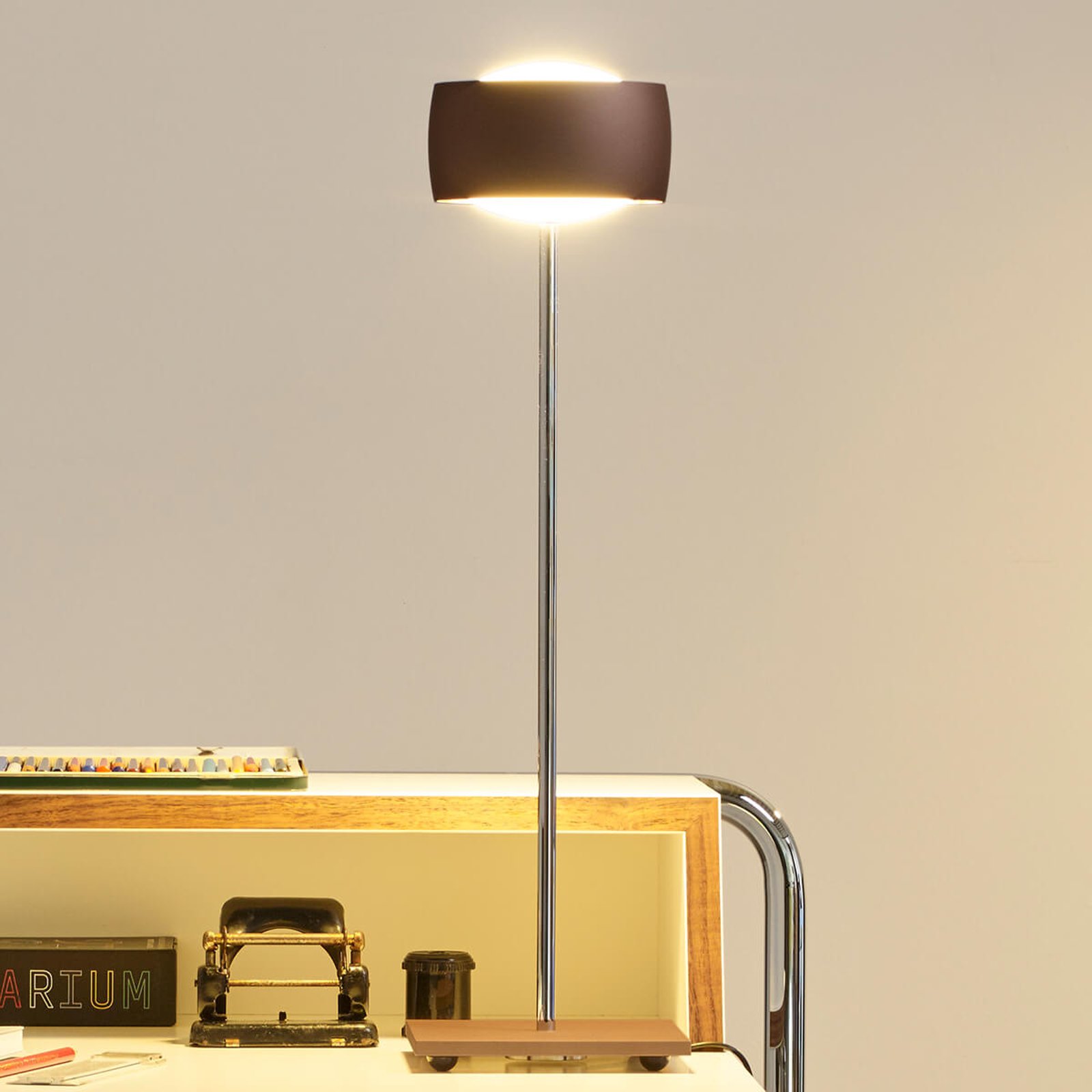 Med bevegelsesstyring – LED-bordlampe Grace brun