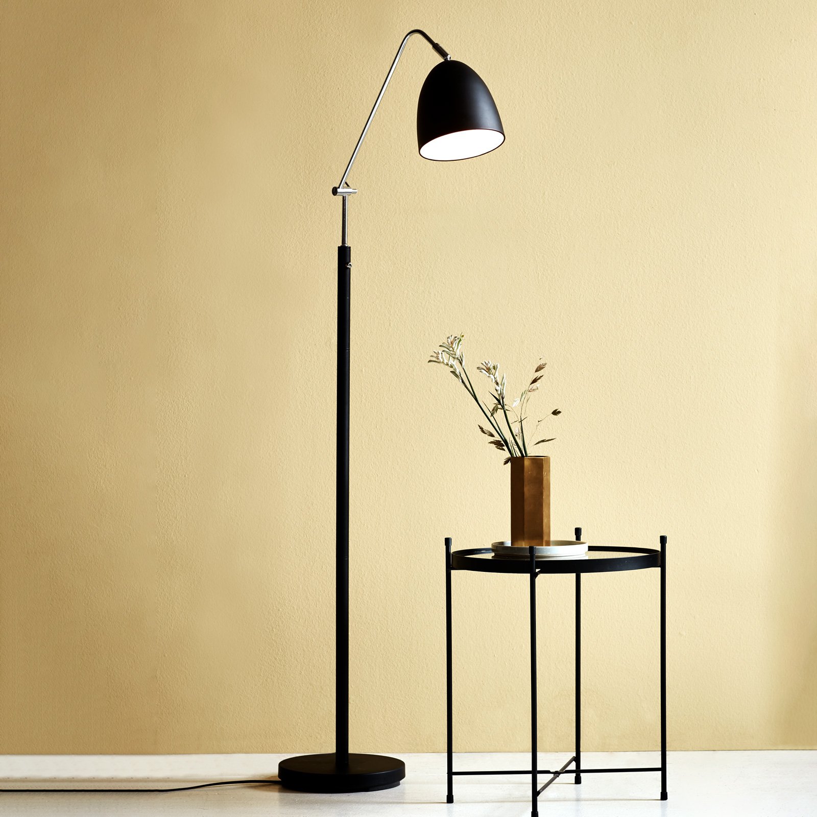Gulvlampe Alexander i fin form, svart
