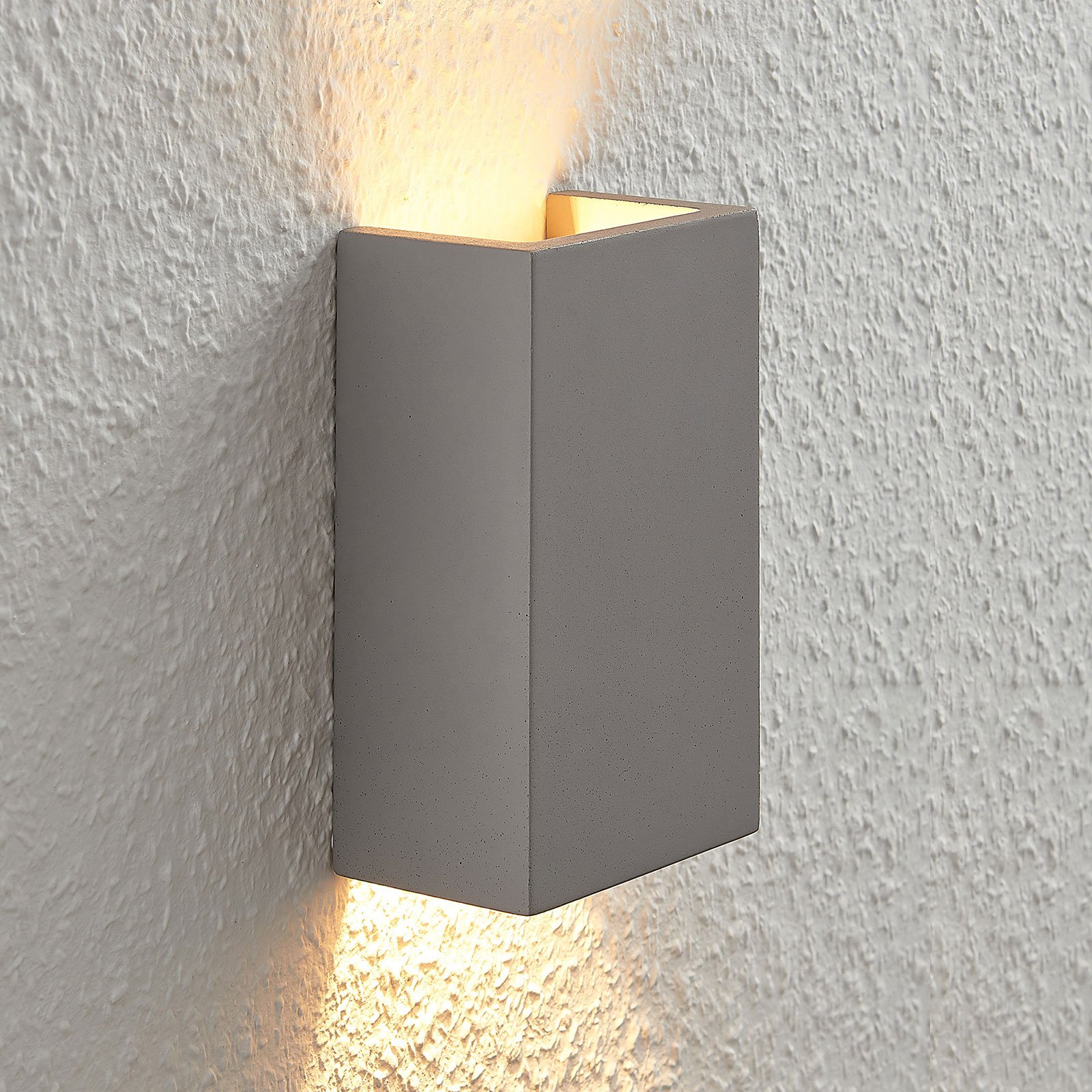 Betongvegglampe Smira i grått, 11x18cm