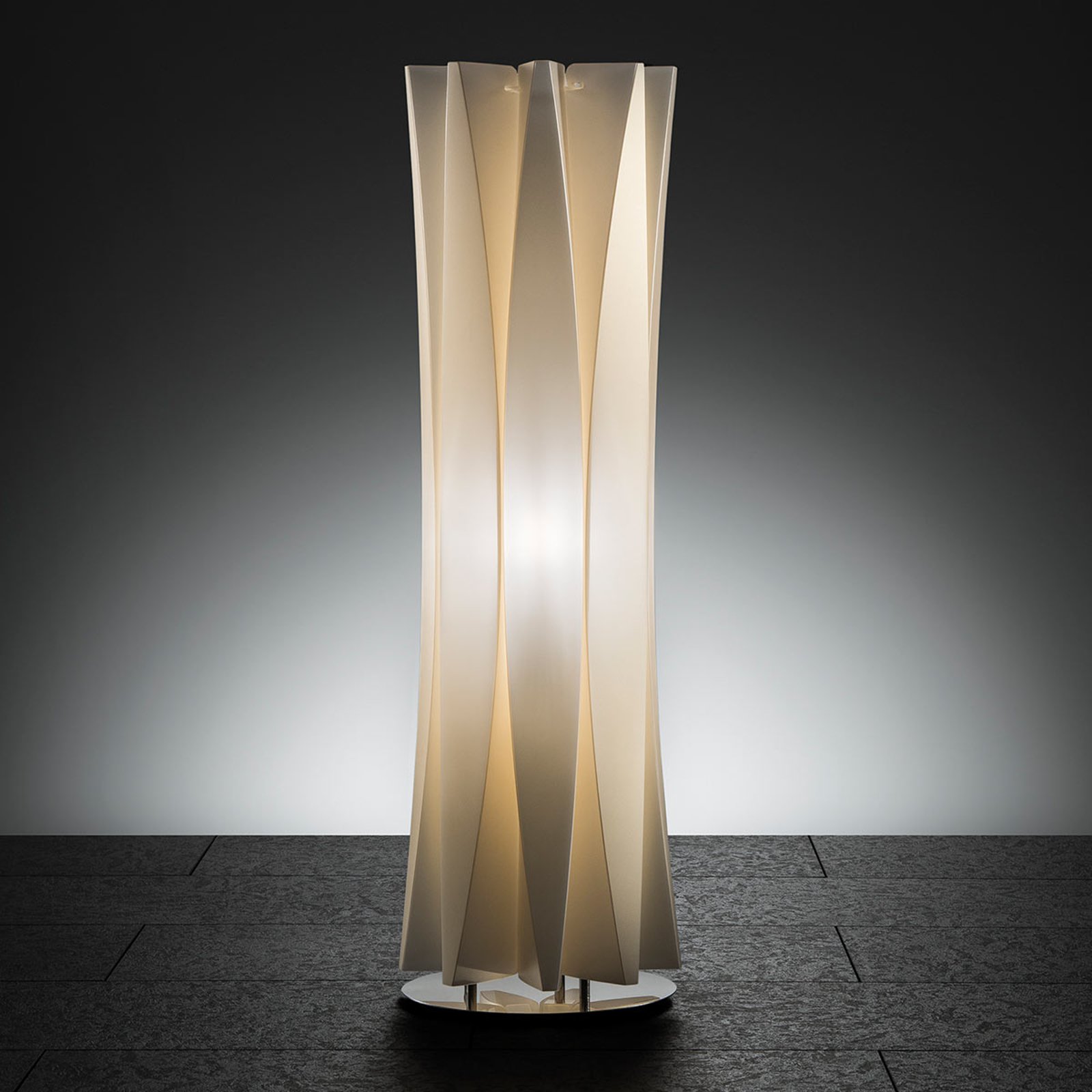 Smakfull bordlampe BACH, høyde 73 cm, gull