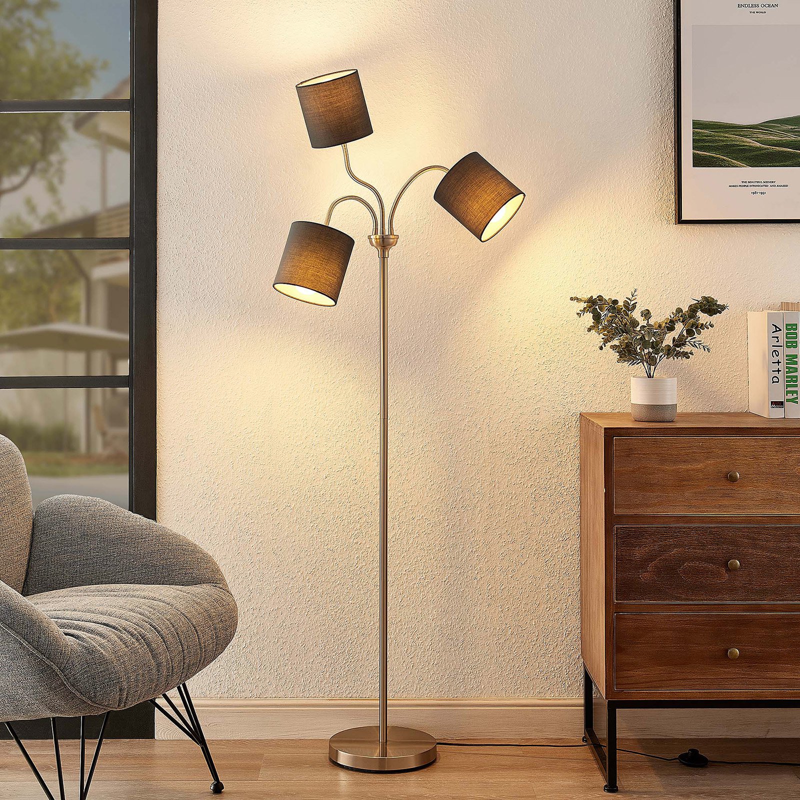 Lindby Manu-gulvlampe, stoff, 3 lyskilder, grå