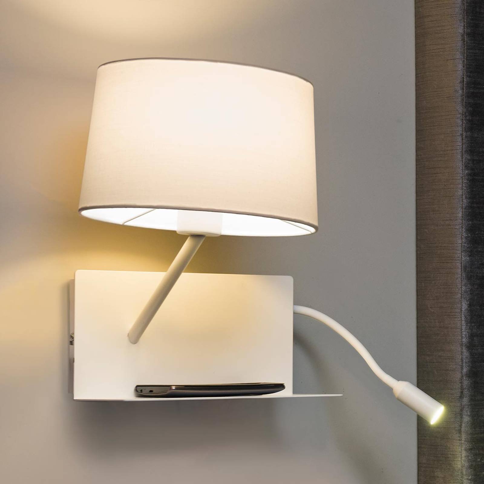 Med LED-lesearm - funksjonell vegglampe Handy