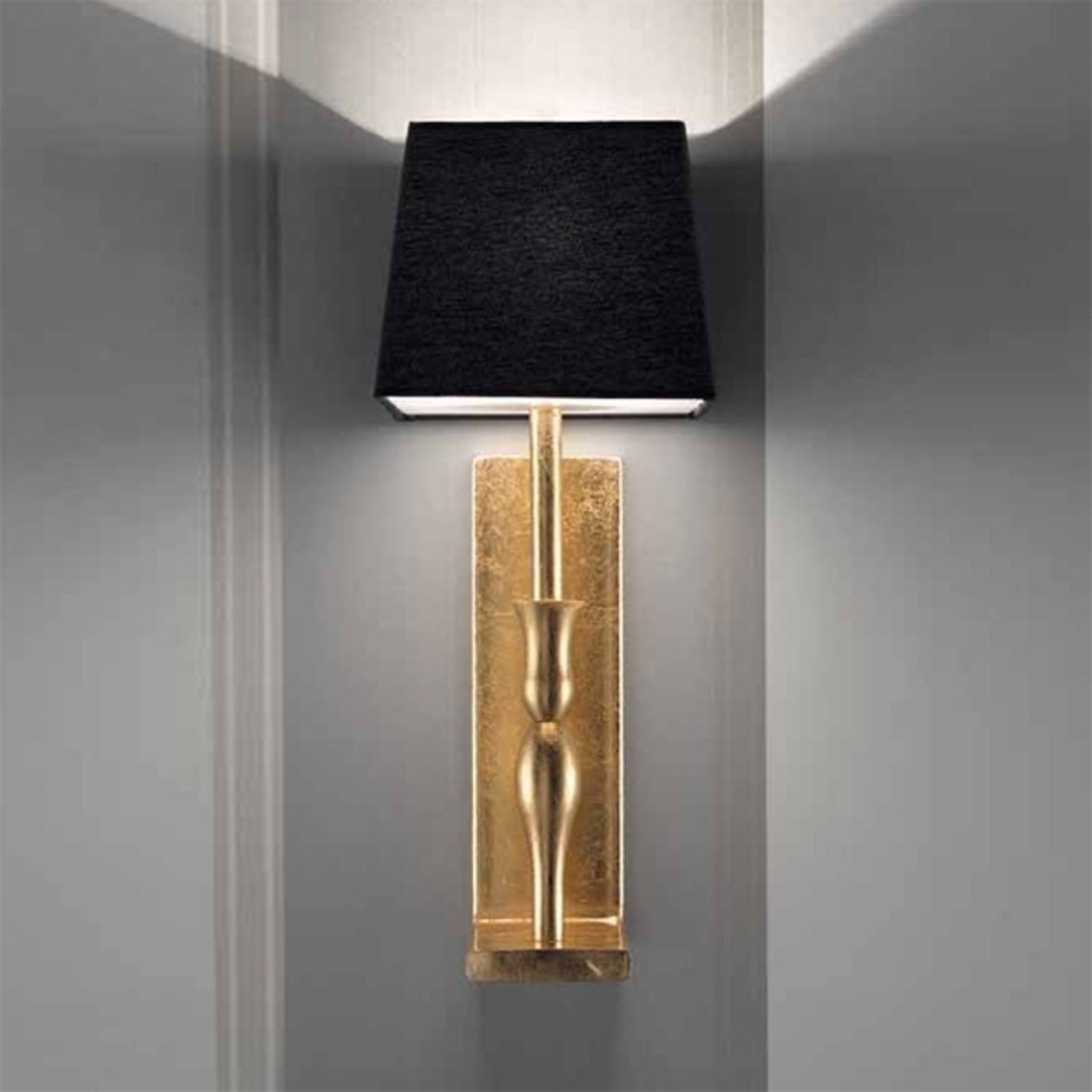 Vegglampe Slim i svart og gull