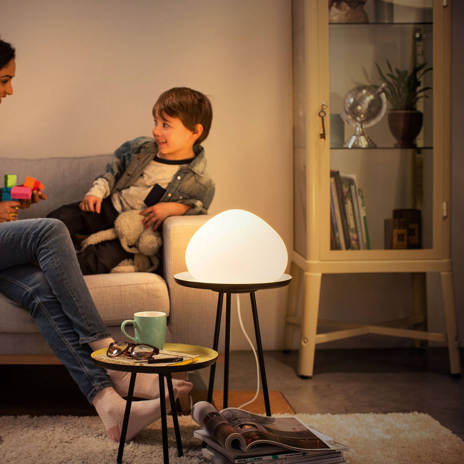 Philips Hue White Ambiance Wellner LED-bordlampe