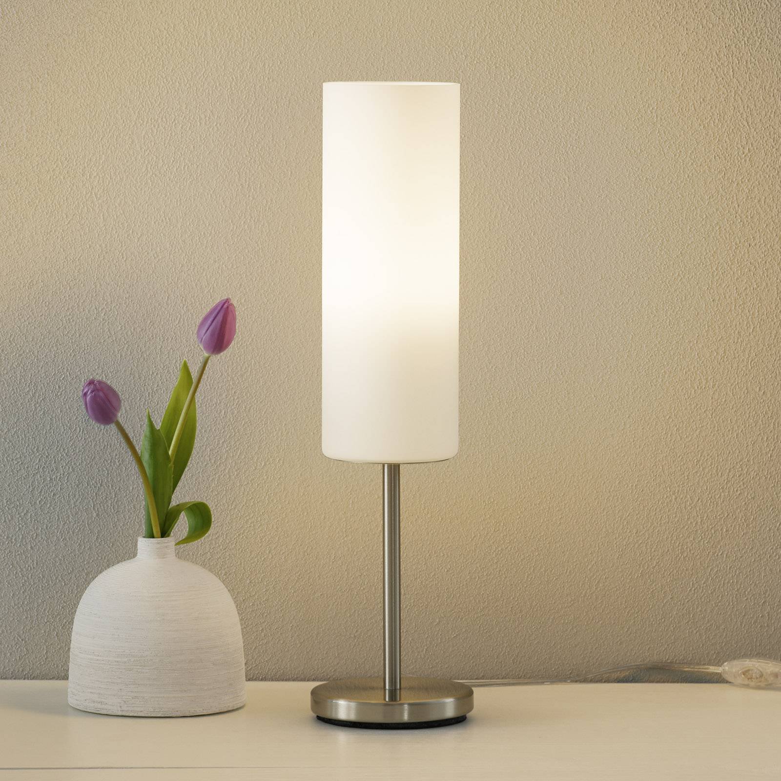 Sjarmerende TROY bordlampe i hvitt