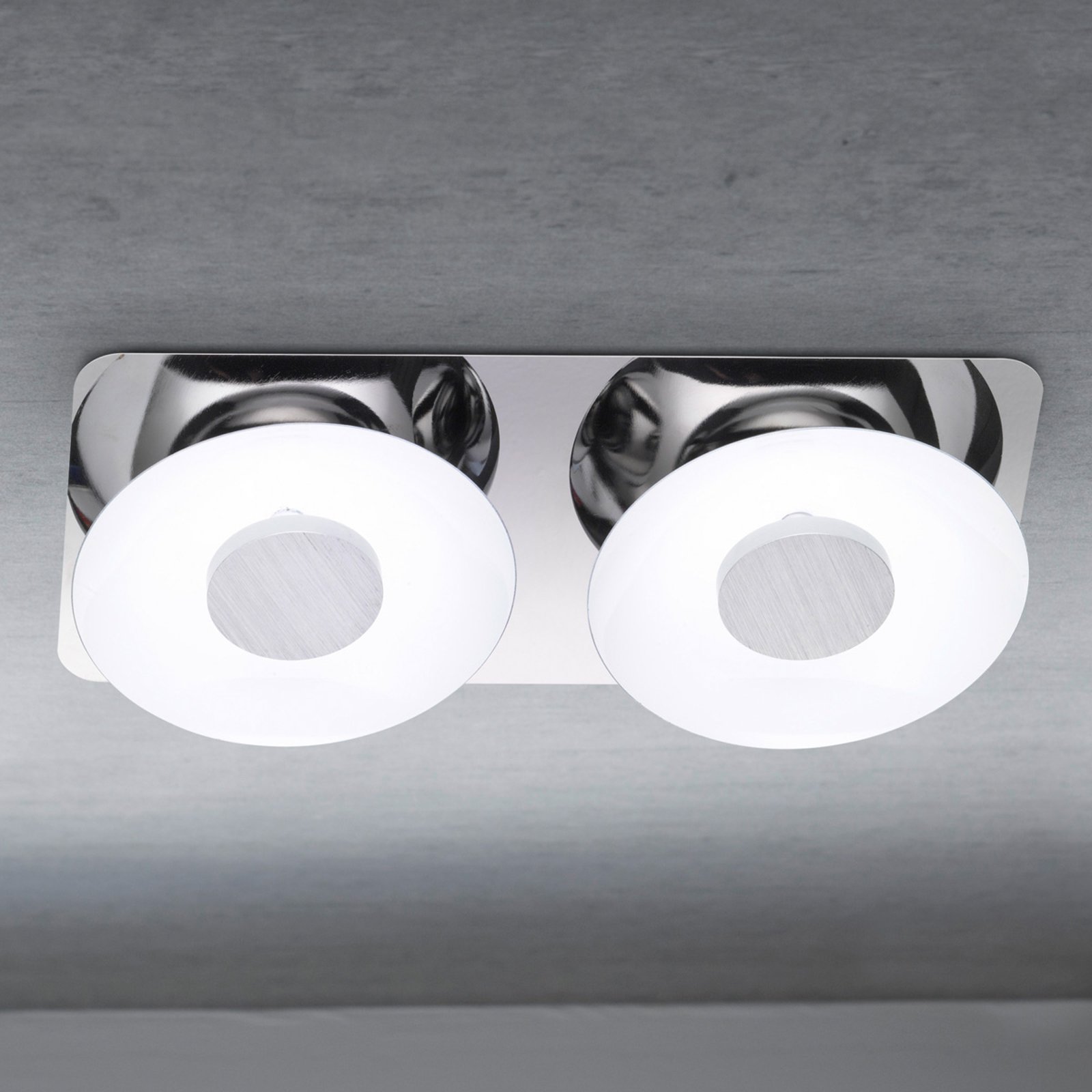Nydelig taklampe Wanja med 2 LED-lys