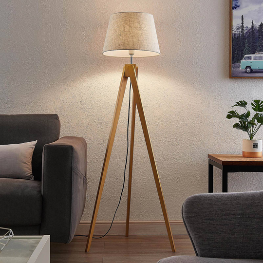Lindby Delara tripod-gulvlampe med stoffskjerm