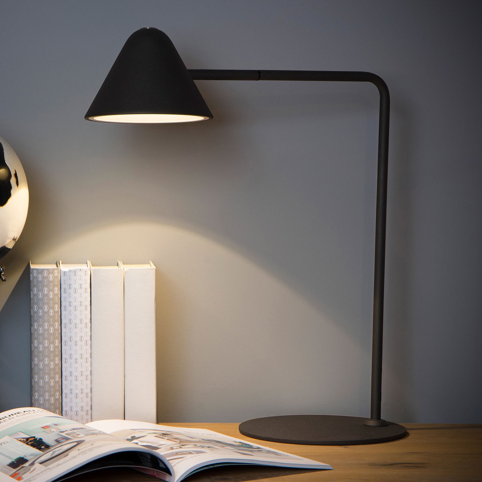 Devon LED-skrivebordslampe, svart