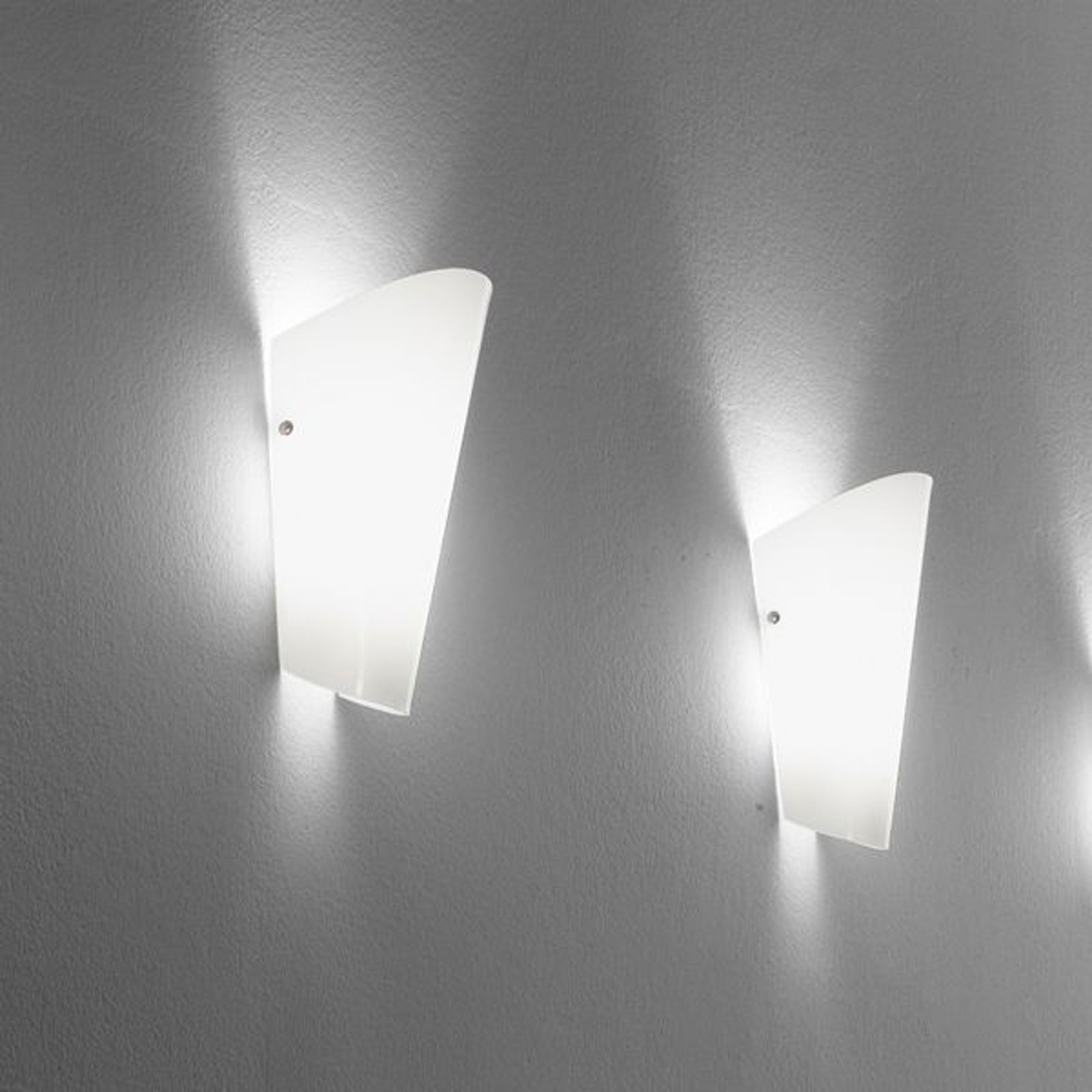 Bloom - vegglampe i 8 farger grønn