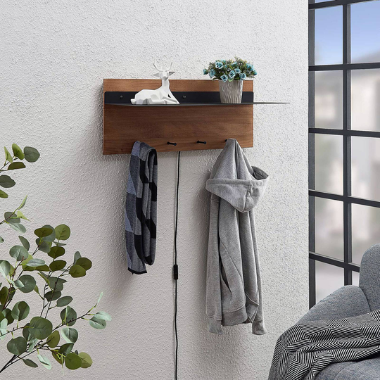 Lindby Loana LED-tre-garderobe, 4 kroker og hylle