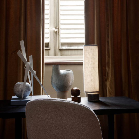 GUBI Unbound LED-bordlampe lerret