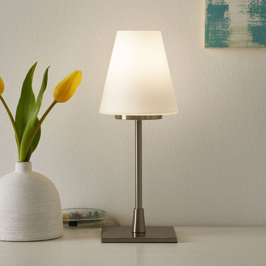 Bordlampe Lucy Big med berøringsfunksjon, hvit