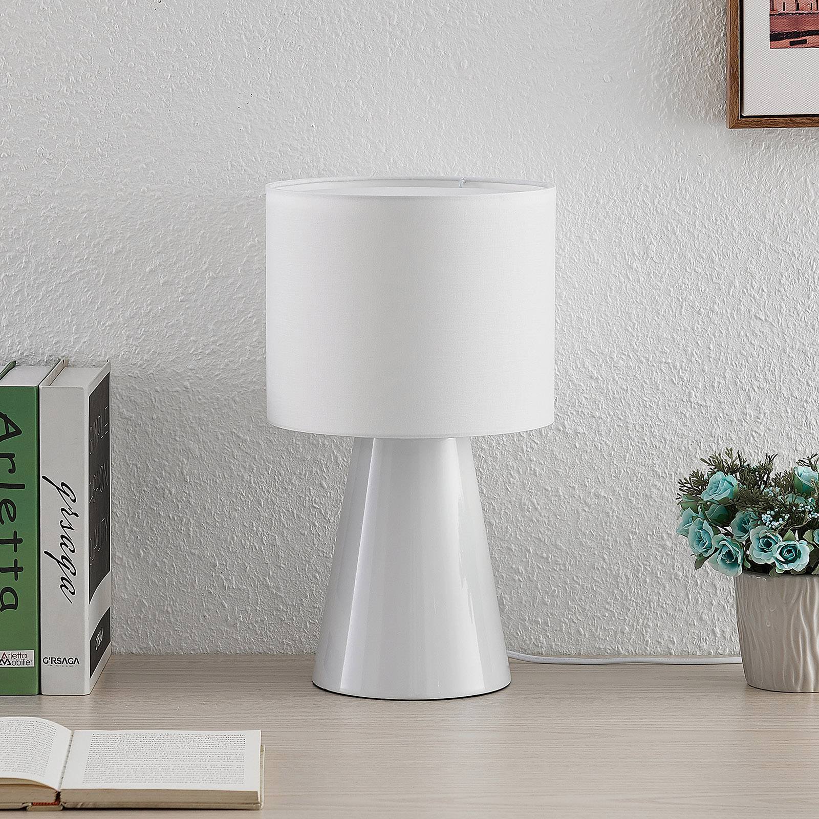 Lindby Erantie bordlampe i hvitt