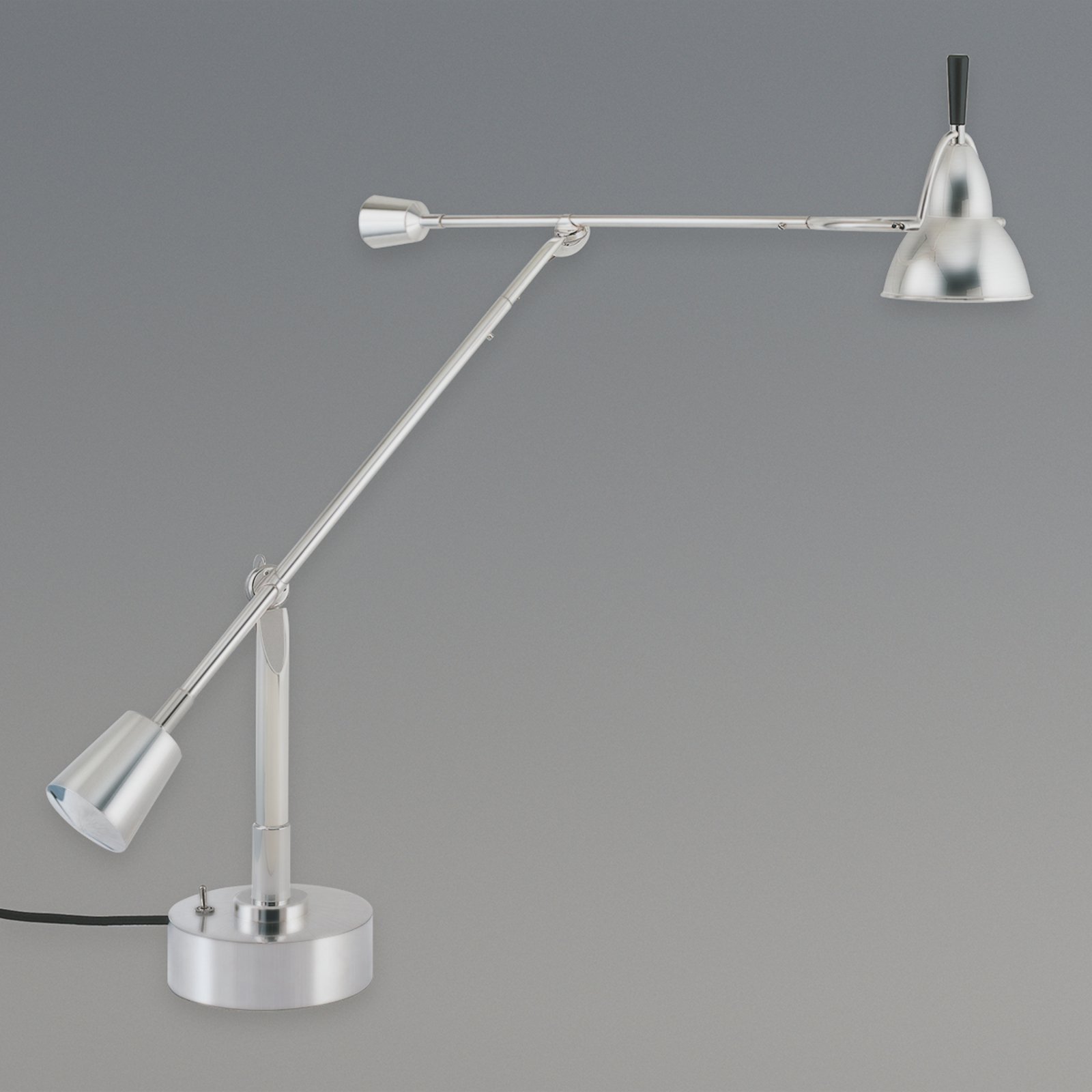 Bordlampe av Eduard-Wilfrid Buquet nikkel