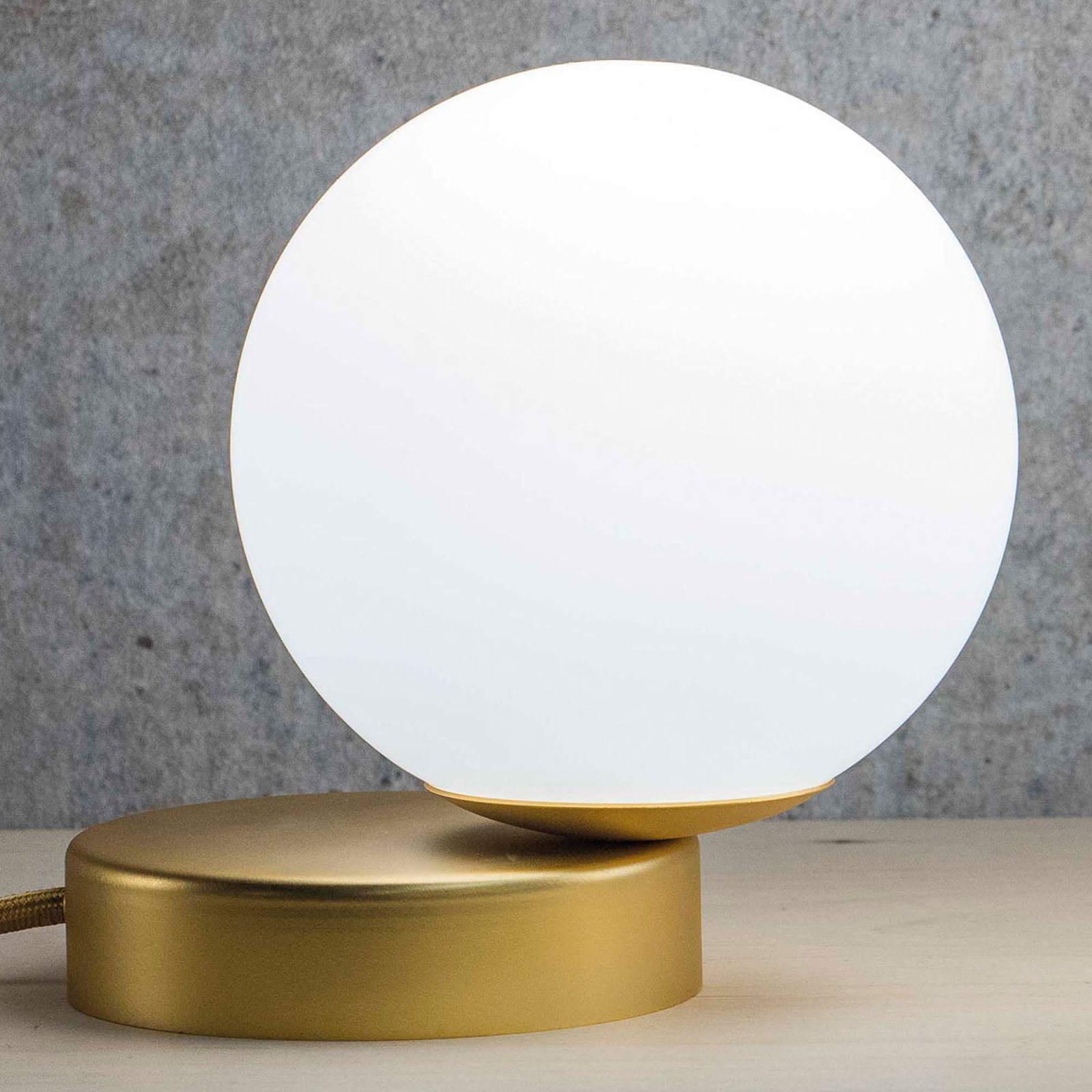 Lumi bordlampe rund satinert gull