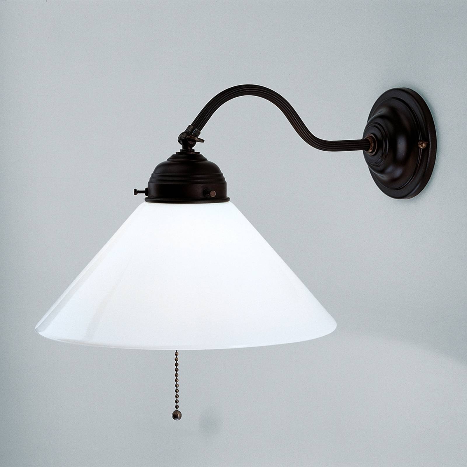Vegglampe ALFRED med antikt utseende