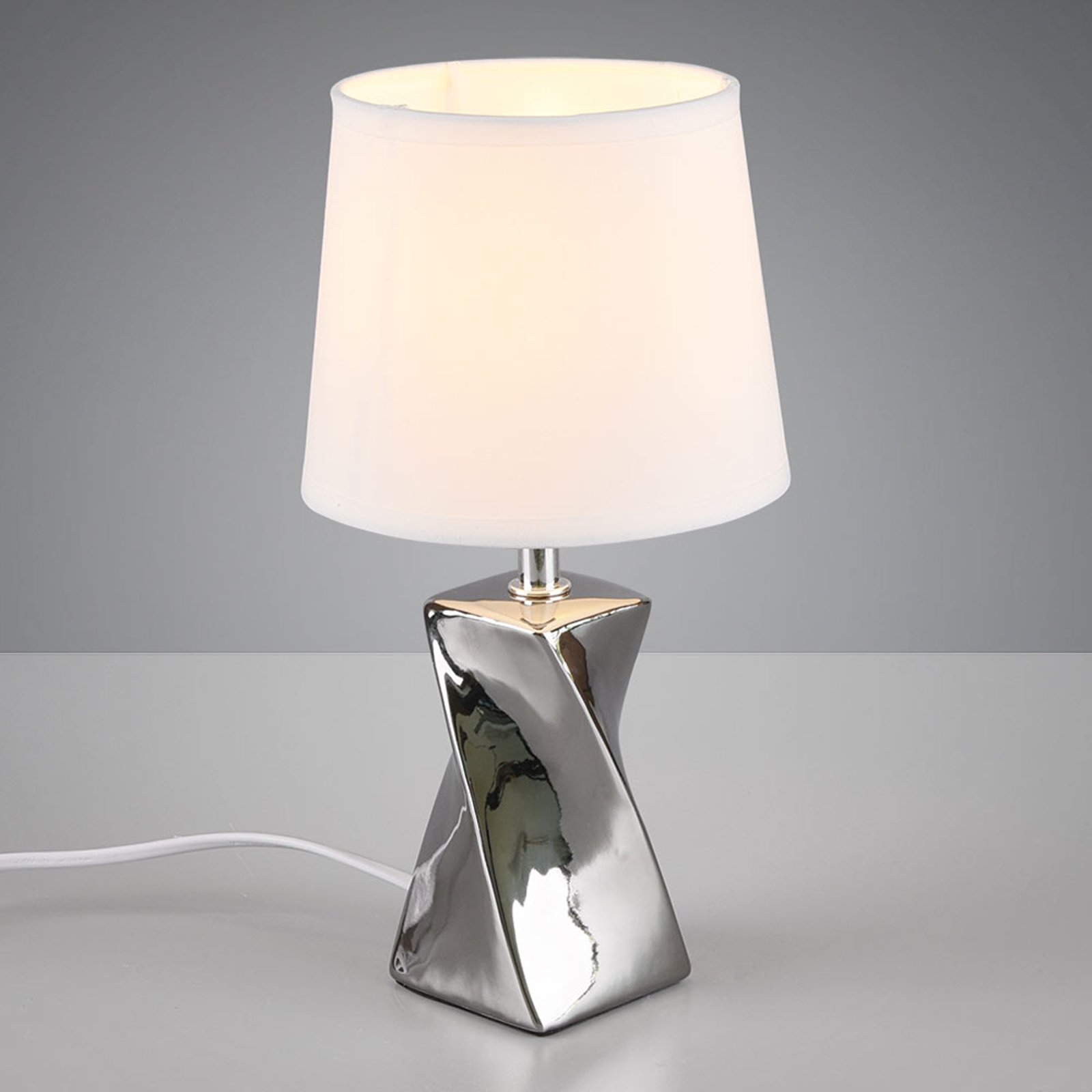 Bordlampe Abeba, Ø 15 cm, hvit-sølv