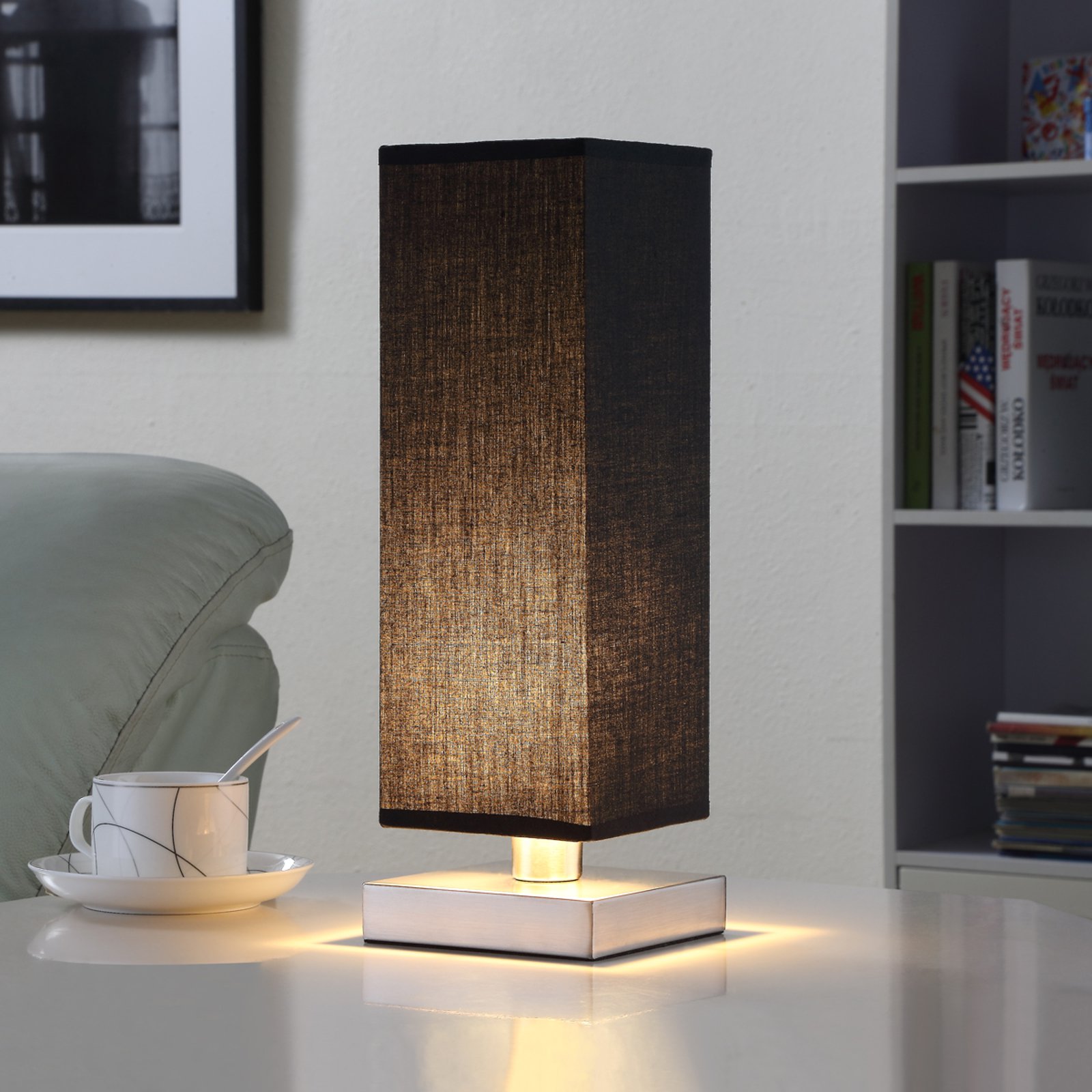 Svart tekstilbordlampe Martje m. LED-pære