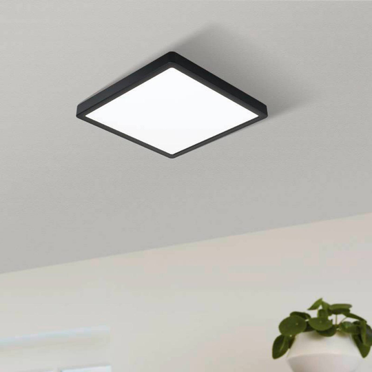 LED-taklampe Fueva 5, IP20 svart 21x21 cm