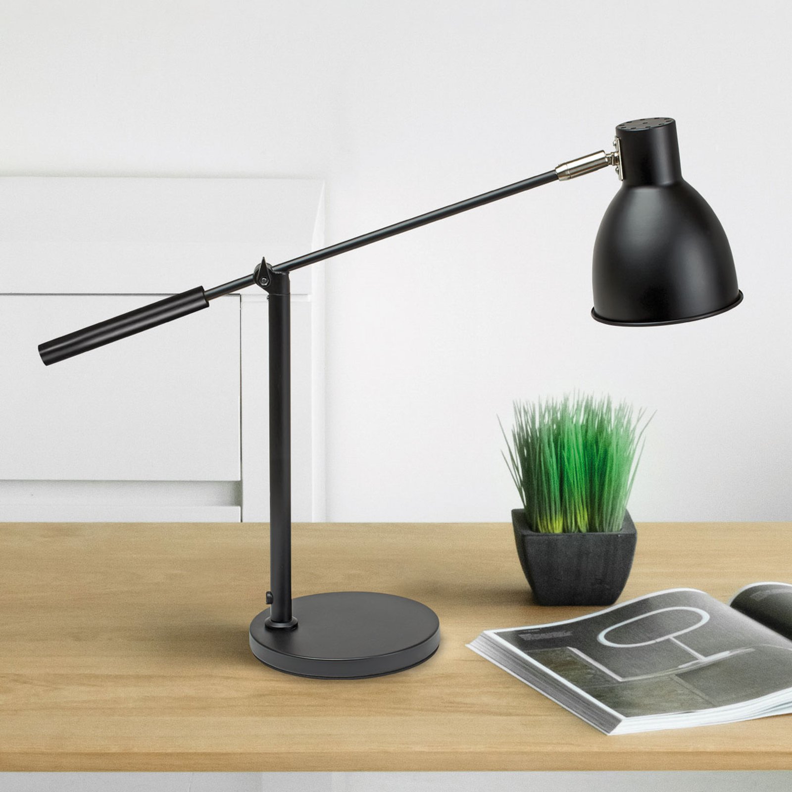 MAULfinja bordlampe i matt svart