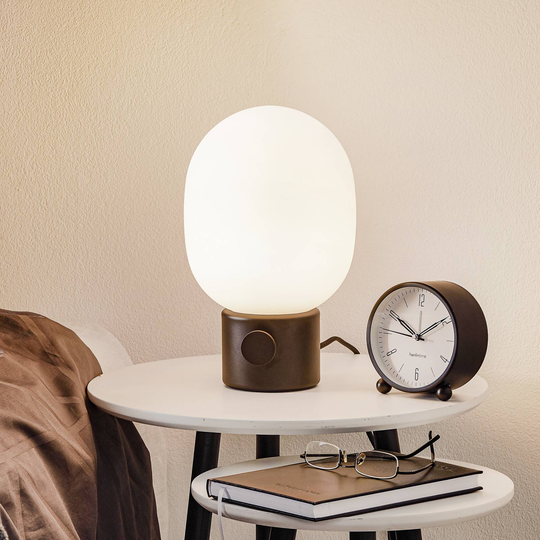 Menu JWDA bordlampe av svart rustfritt stål