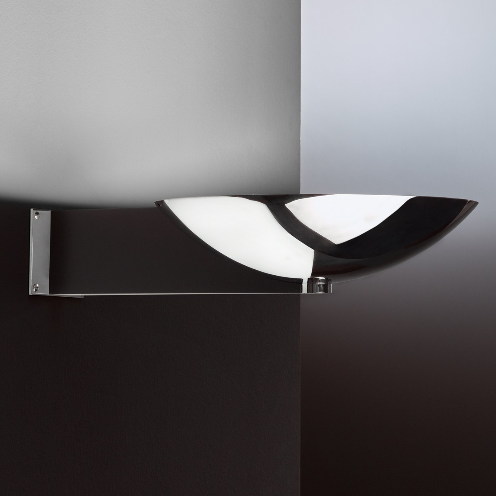 Art Deco-vegglampe med arm krom og svart