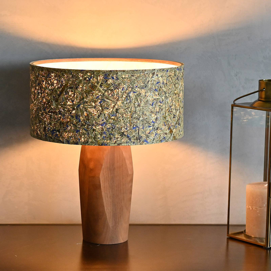 LeuchtNatur Pura LED-bordlampe valnøtt/kornblomst